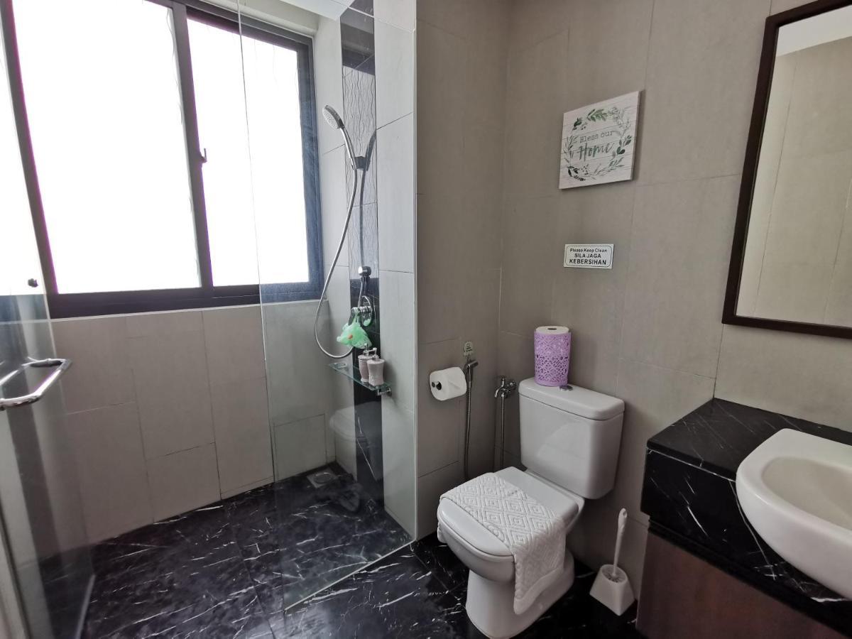Landmark Stunning High Floor Coast View Studio #Netflix #Fast Wifi Tanjung Tokong Экстерьер фото