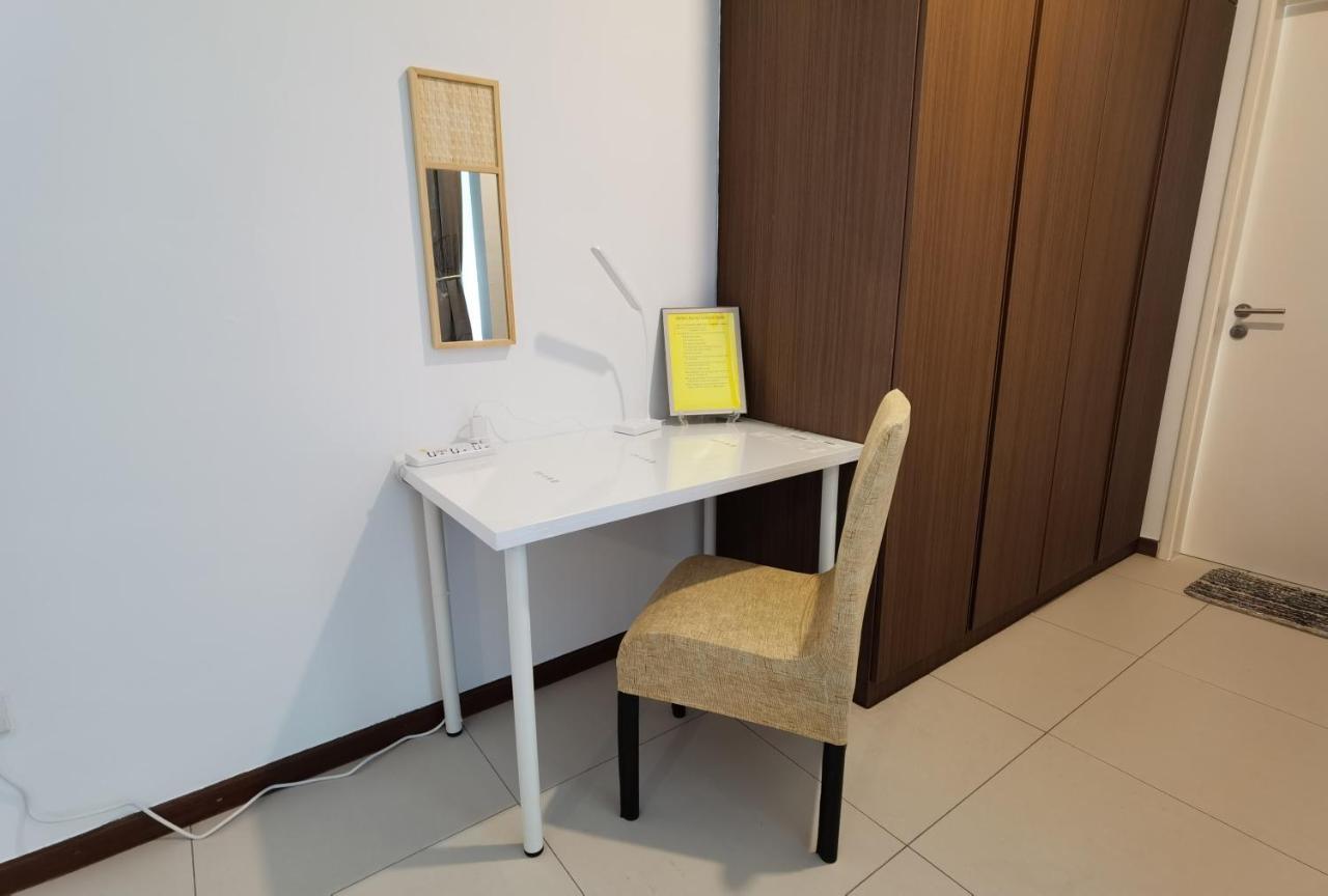 Landmark Stunning High Floor Coast View Studio #Netflix #Fast Wifi Tanjung Tokong Экстерьер фото
