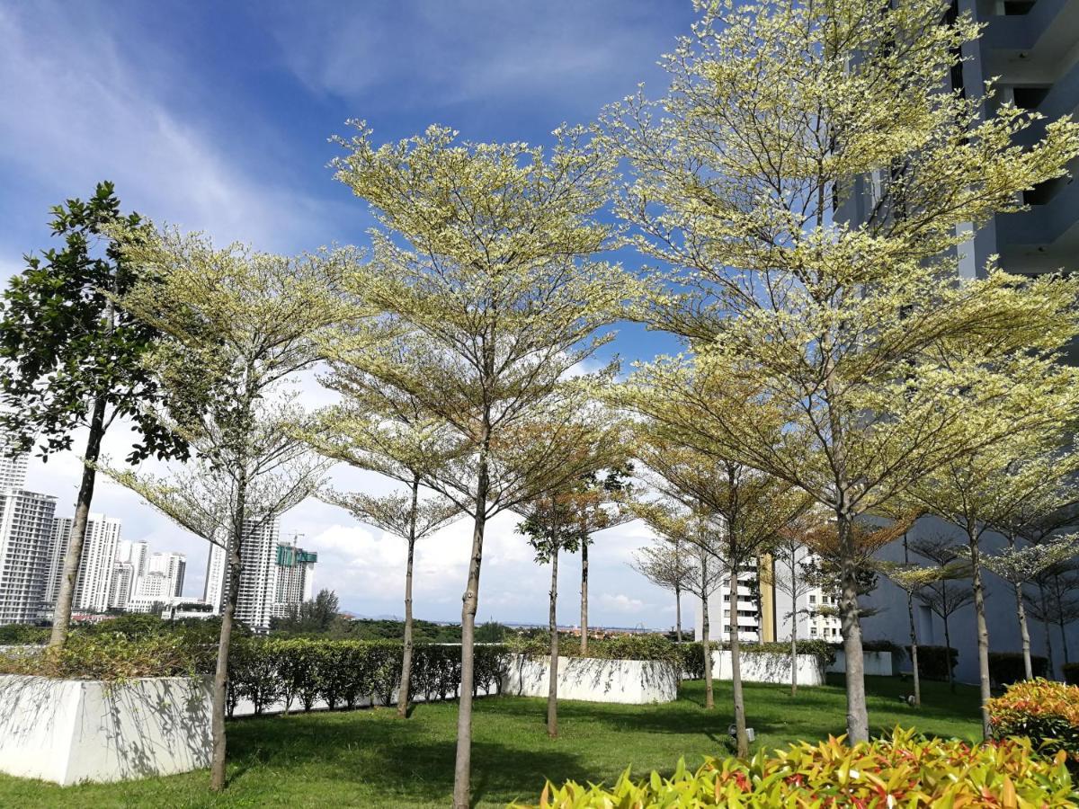 Landmark Stunning High Floor Coast View Studio #Netflix #Fast Wifi Tanjung Tokong Экстерьер фото
