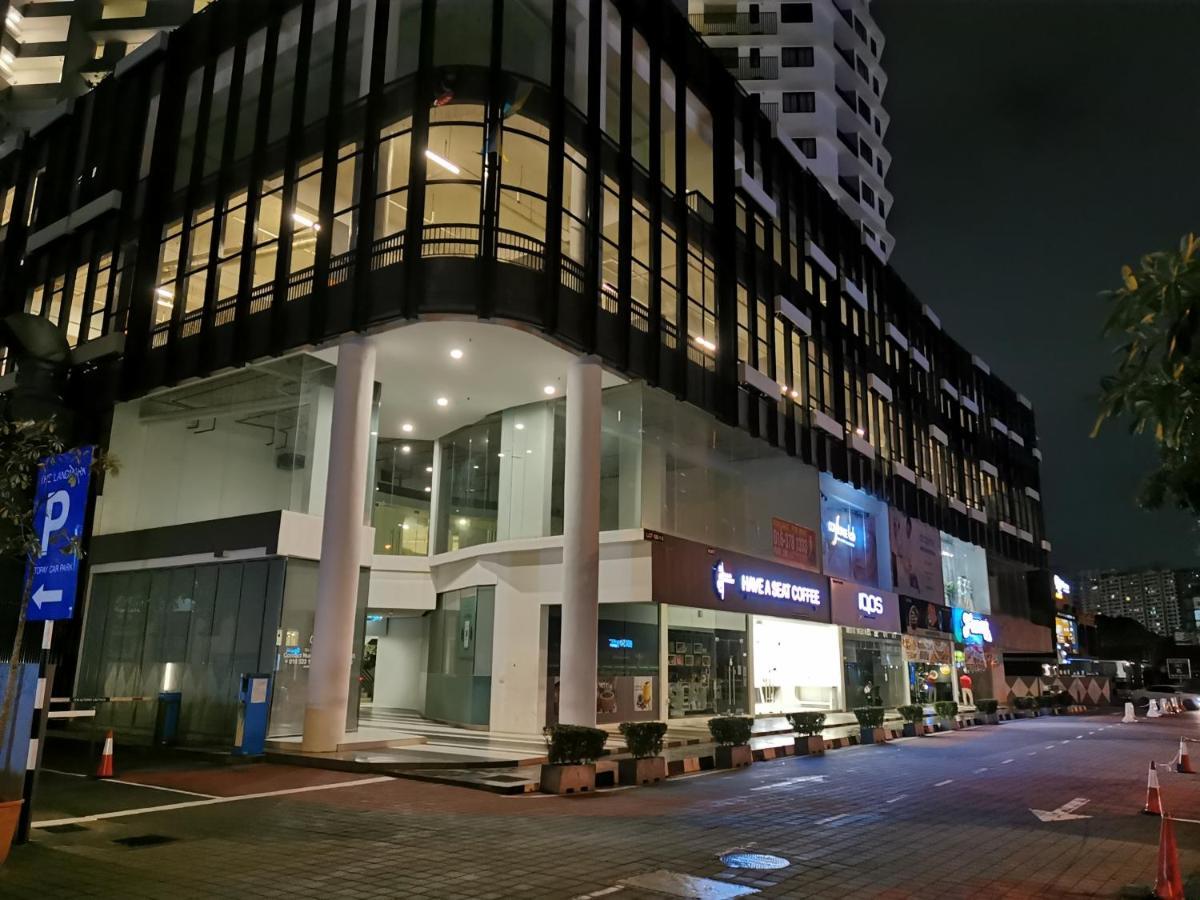 Landmark Stunning High Floor Coast View Studio #Netflix #Fast Wifi Tanjung Tokong Экстерьер фото