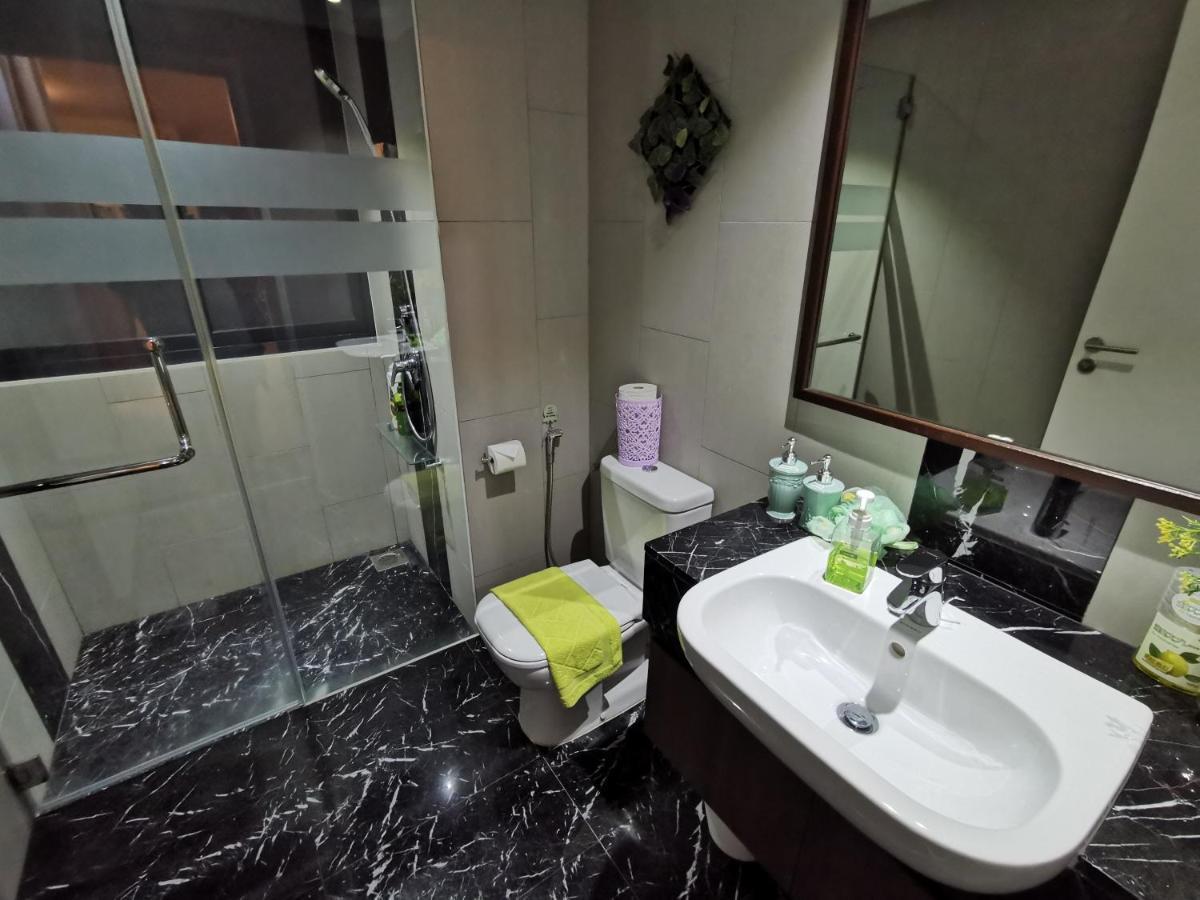 Landmark Stunning High Floor Coast View Studio #Netflix #Fast Wifi Tanjung Tokong Экстерьер фото