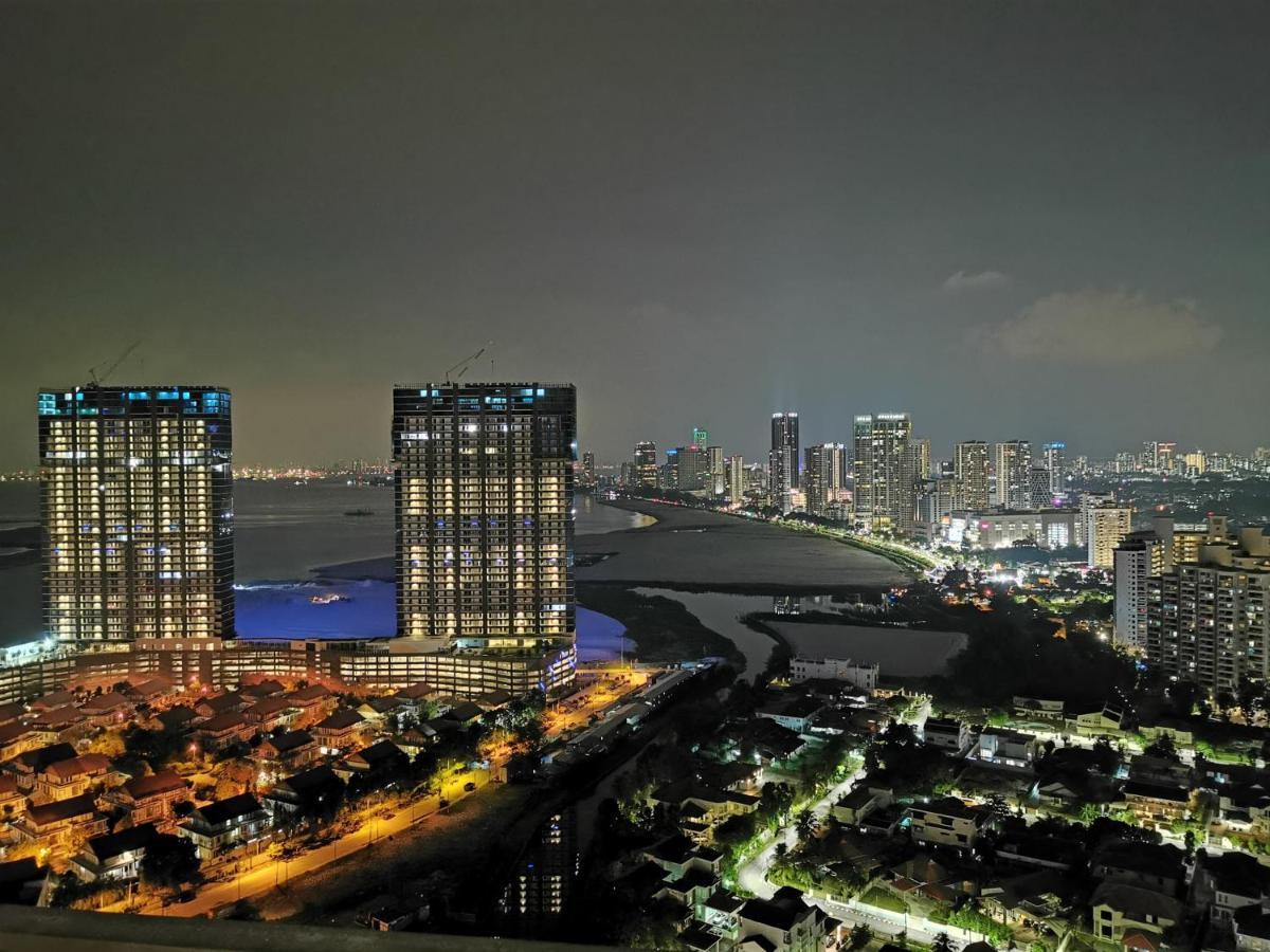 Landmark Stunning High Floor Coast View Studio #Netflix #Fast Wifi Tanjung Tokong Экстерьер фото
