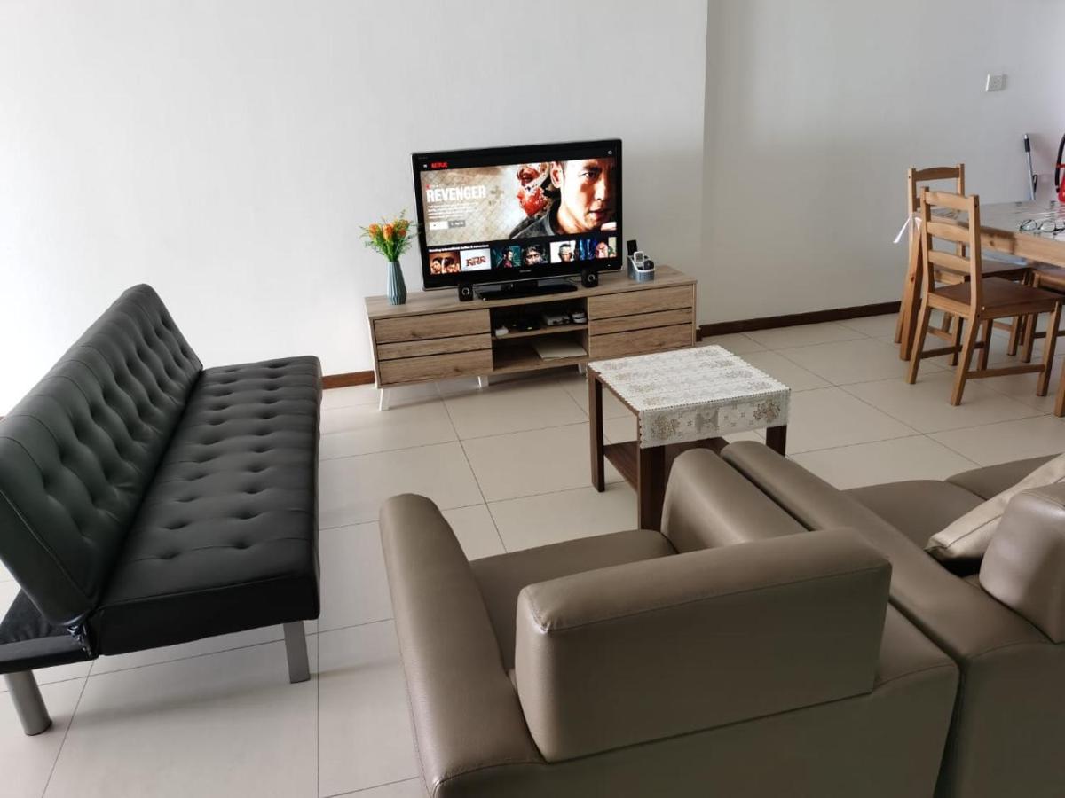Landmark Stunning High Floor Coast View Studio #Netflix #Fast Wifi Tanjung Tokong Экстерьер фото
