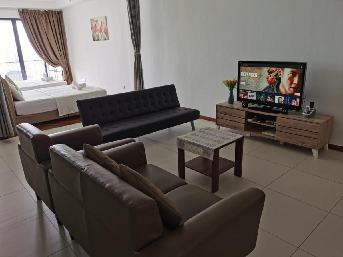 Landmark Stunning High Floor Coast View Studio #Netflix #Fast Wifi Tanjung Tokong Экстерьер фото